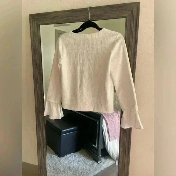 Club Monaco white long sleeve blouse with cuffed sleeves - Picture 3 of 4